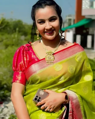 Aarohi Dike web series actress